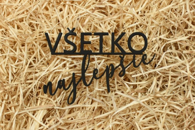 drevená dekorácia na tortu