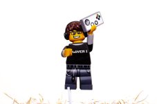 Lego postavička na tortu