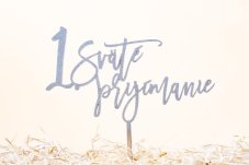 drevena dekoracia na tortu na prijimanie