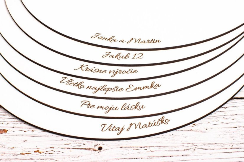 Biely podnos na tortu s menom alebo vlastným textom 32cm